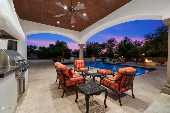 Building Photo - 8515 E Sutton Dr