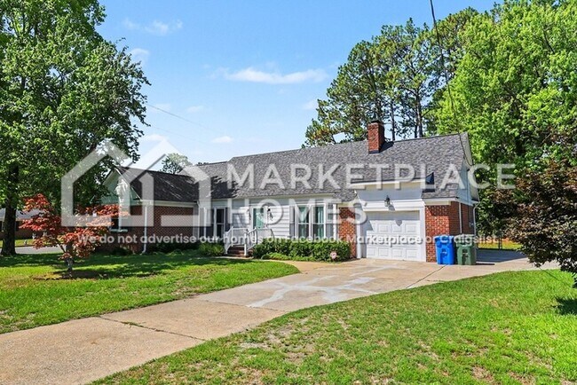 Building Photo - 2626 Trenton Rd