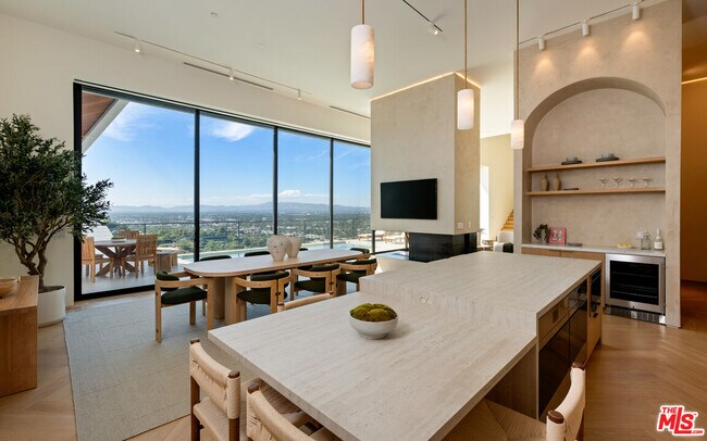 Building Photo - 3699 Alta Mesa Dr