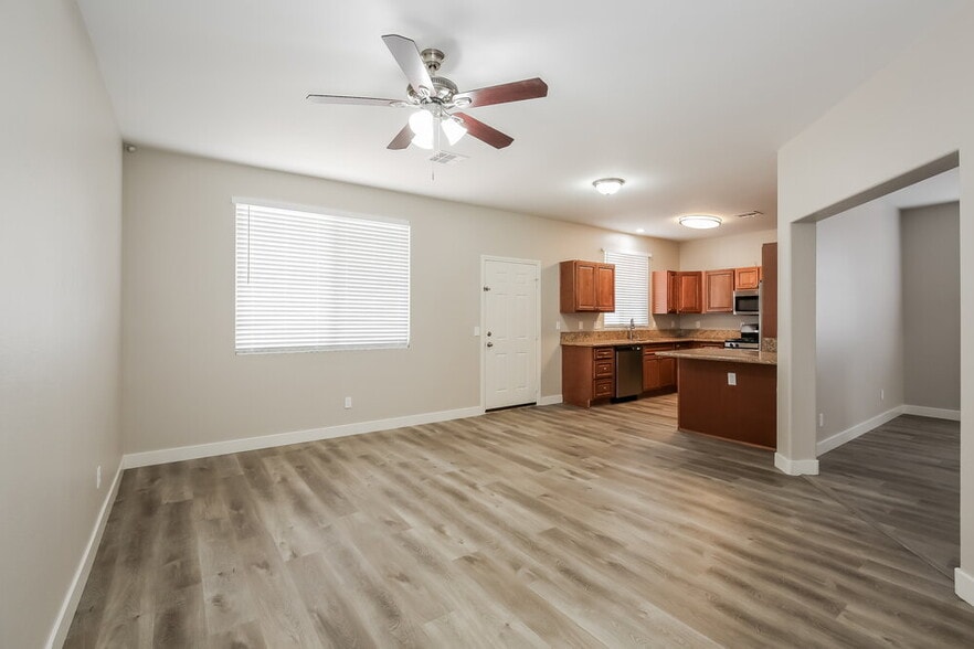 Building Photo - 1002 Tidal Foam Ct