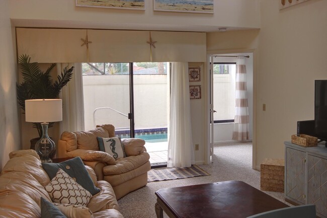 Building Photo - 508 Sea Oats Dr