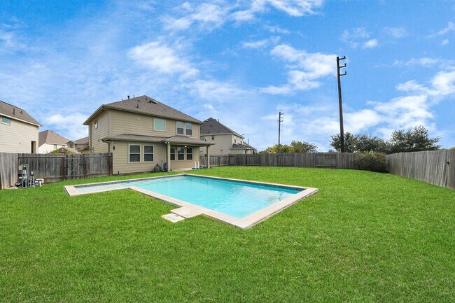 Building Photo - 2931 Palm Oaks Trail