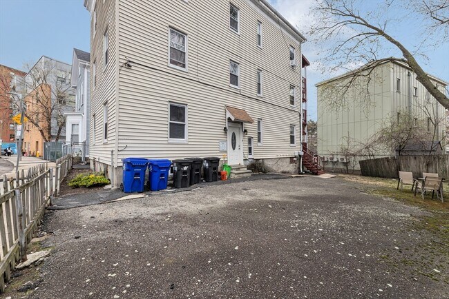 Building Photo - 6 Wise St