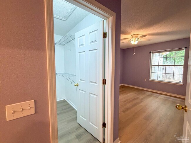 Building Photo - 8005 Stonebrook Dr