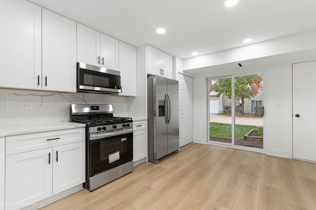 Building Photo - 372 Windsong Ct