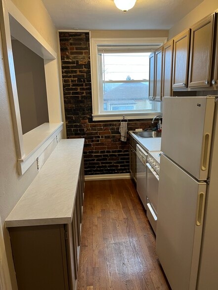 Kitchen - 4930 Potomac St