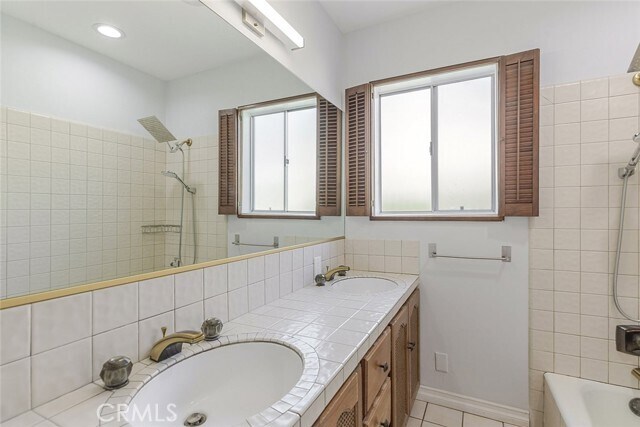 Building Photo - 7856 Paso Robles Ave