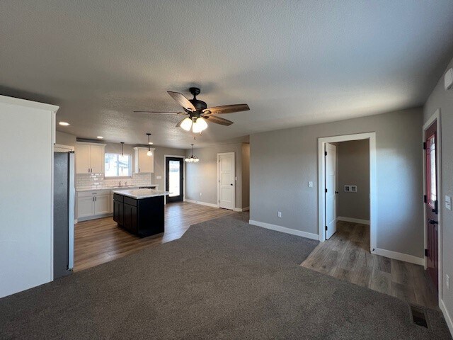 Building Photo - 671 Eagle Ct