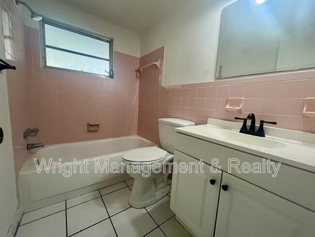 Building Photo - 3716 Cedarwood Dr