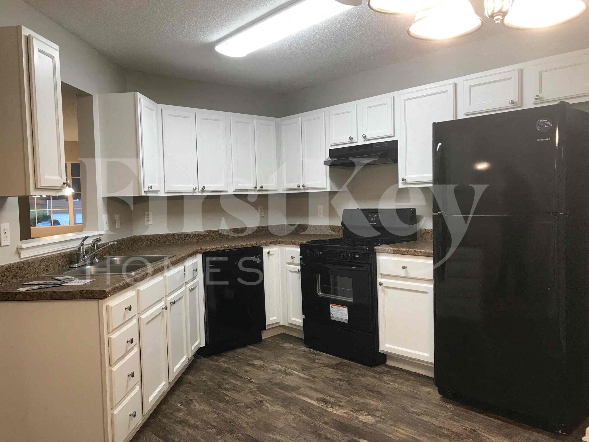 Building Photo - 4020 Brookfield Way