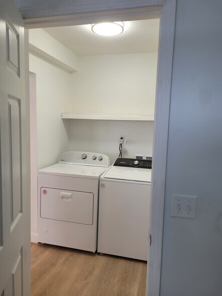 Building Photo - 3082 Norcott Dr