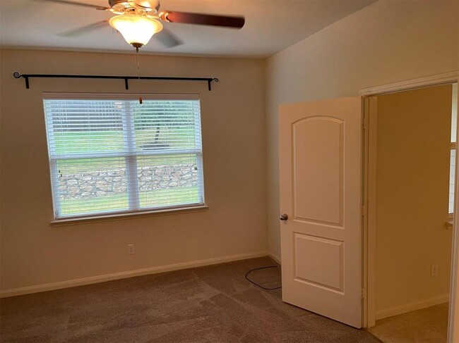 Building Photo - 2300 Sable Wood Dr