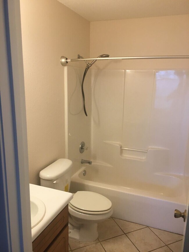 Building Photo - 3-Bedroom 2-Bath- Near Duke Field, Shopping, Beaches, Parks & Hiking Trails