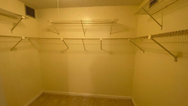 Building Photo - 3626 Whitehall Dr