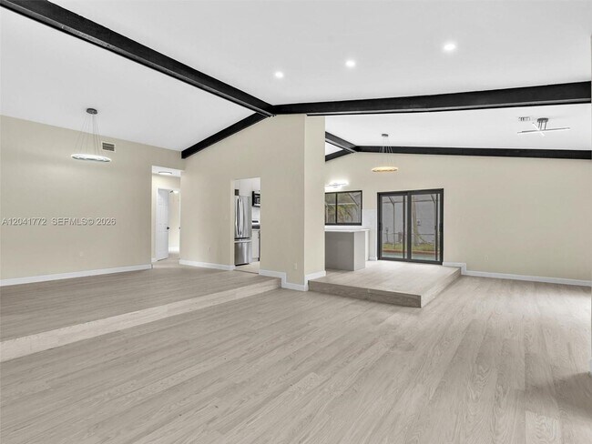 Building Photo - 8813 NW Paradise Ct