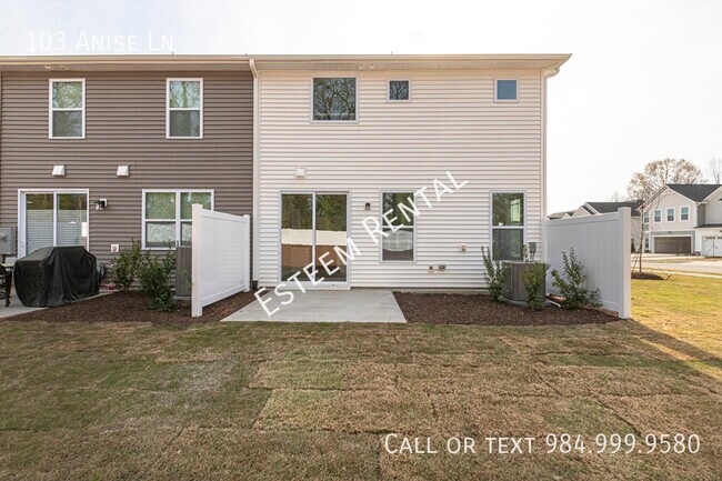 Building Photo - 103 Anise Ln