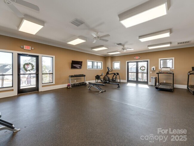 Building Photo - 1063 Thoroughbred Dr.