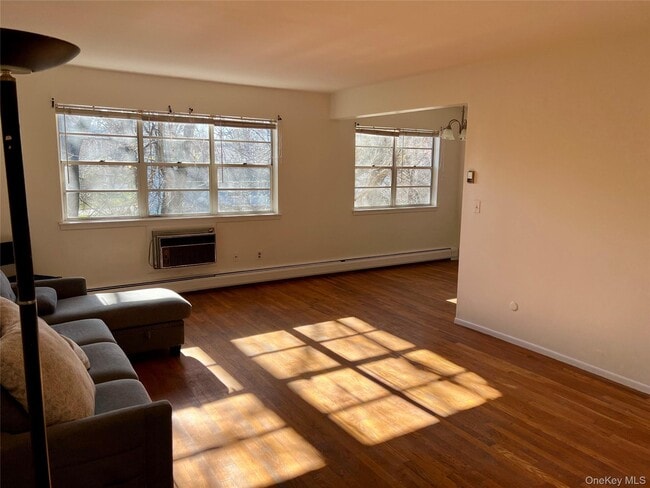 Building Photo - 63 Kenwood Dr