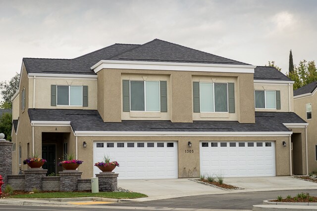 Primary Photo - 1383 Browning St