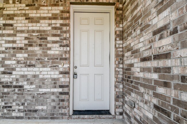Building Photo - 7542 Coral Ter Dr