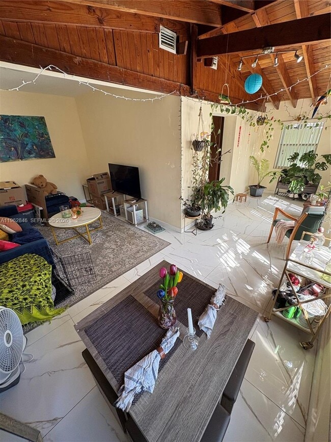 Building Photo - 1655 NE 175th St