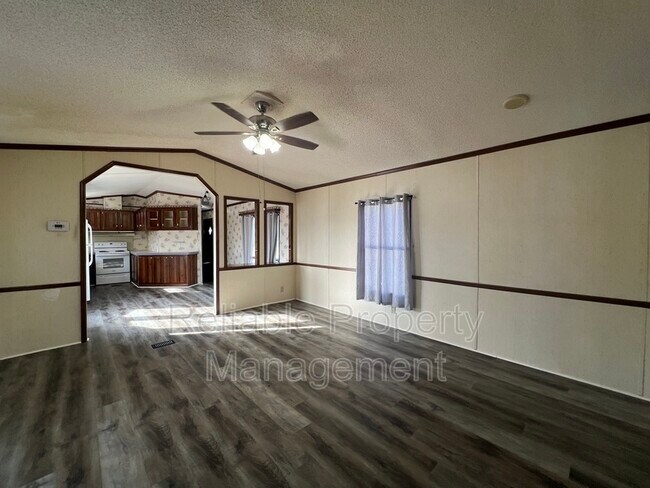 Building Photo - 905 O B J Rd