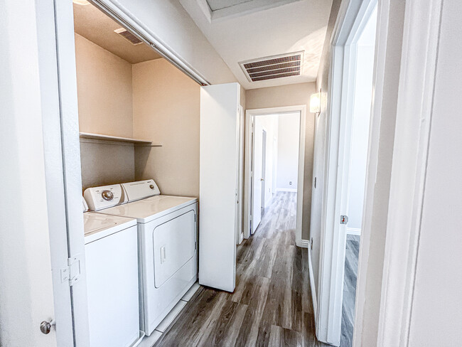 Building Photo - 2053 Quarry Ridge St