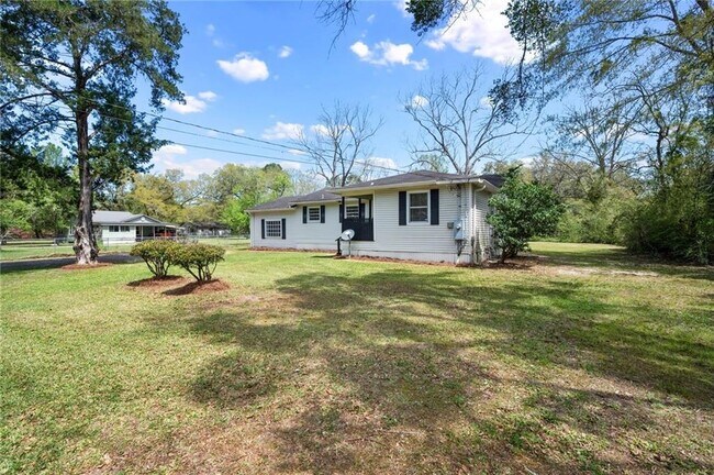 Building Photo - 522 Pine St