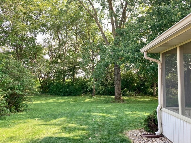 Building Photo - 1685 Decourcy Ct