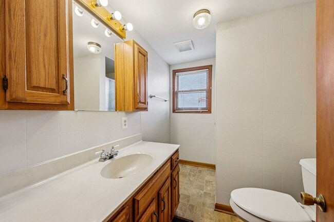 Building Photo - 11N455 Tower Rd