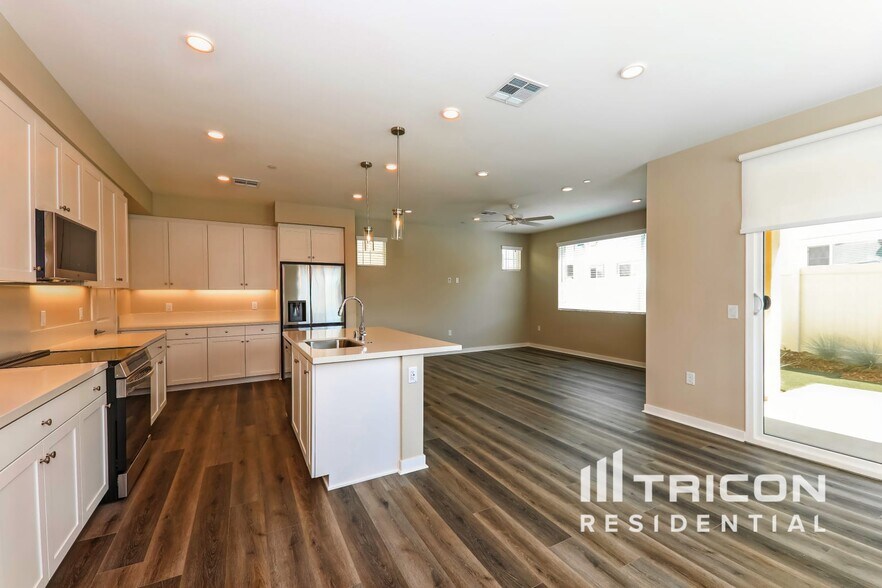 Building Photo - 29463 Red Palm Ct