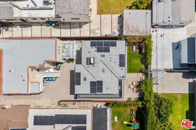 Building Photo - 1433 Livonia Ave