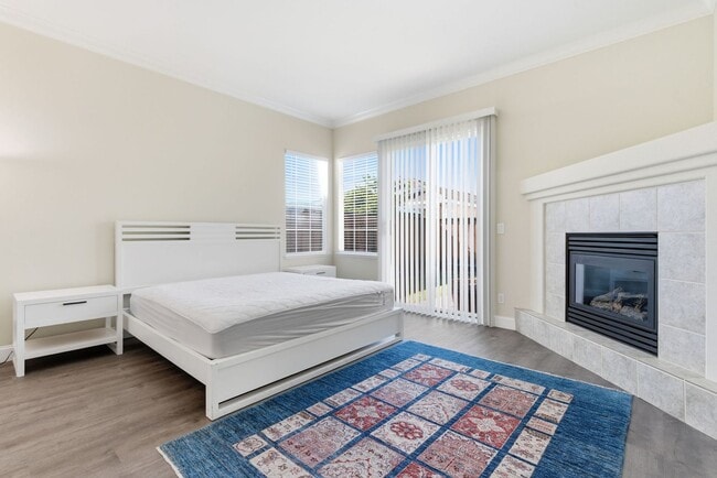 Building Photo - BEAUTIFULLY MAINTAINED SINGLE STORY HOME IN GREAT BRENTWOOD LOCATION!