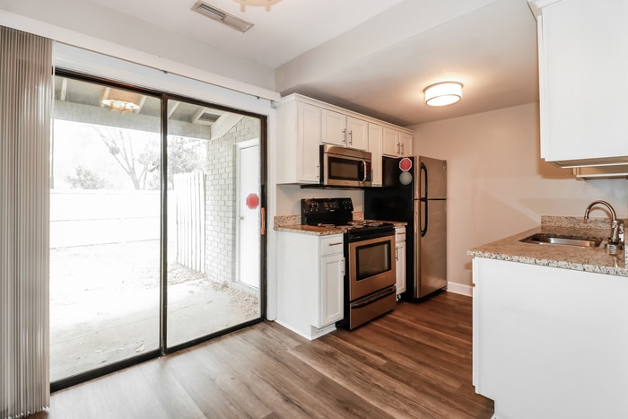 Building Photo - 835 Von Kolnitz Rd