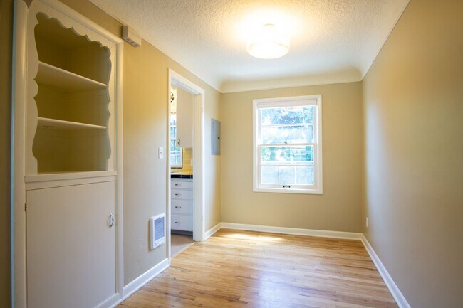 Building Photo - In the Heart of NW-Mid-Century 2Bdr Lives ...