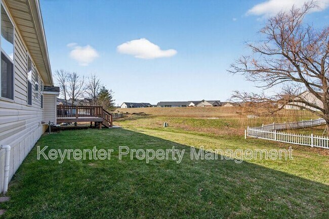 Building Photo - 1233 Grand Canyon Dr