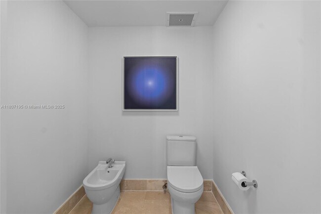 Building Photo - 4401 Collins Ave
