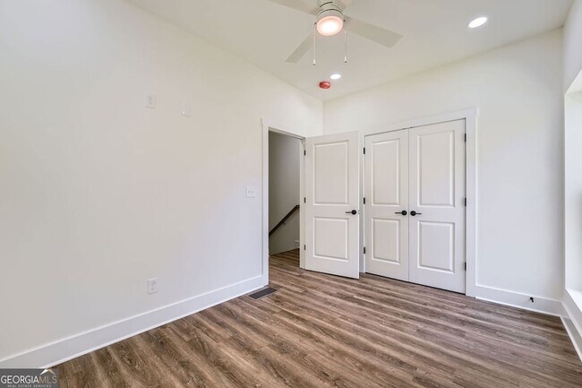 Building Photo - 1351 Brewster St SW