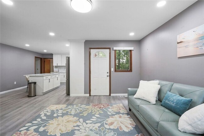 Building Photo - 318 Blackstone Ave