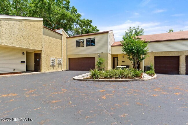 Building Photo - 5400 La Moya Ave