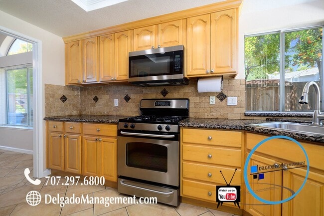Building Photo - Completely remodeled Glen Cove 5 bed home