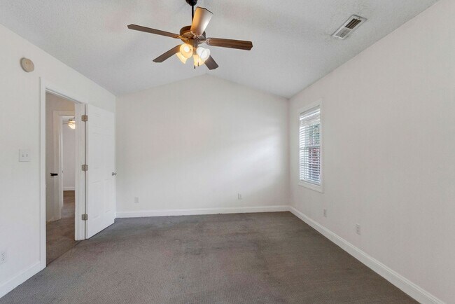 Building Photo - Farmhouse-Style Home Minutes from the Water | No HOA