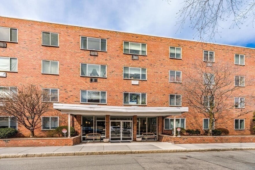 Building Photo - 50 Green St
