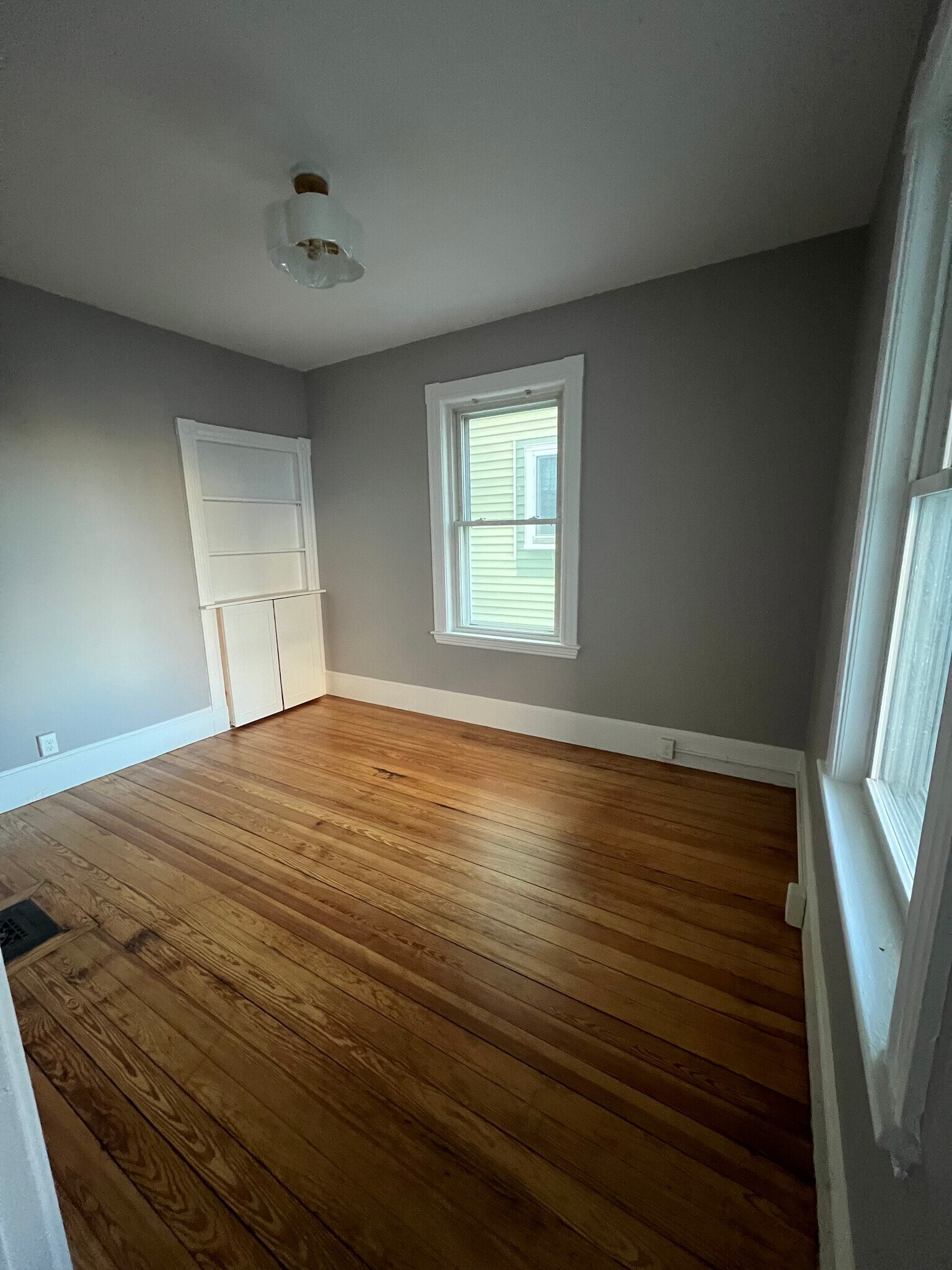 Building Photo - 53 Farragut Rd