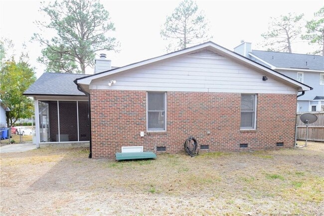 Building Photo - 7128 Dayspring Dr