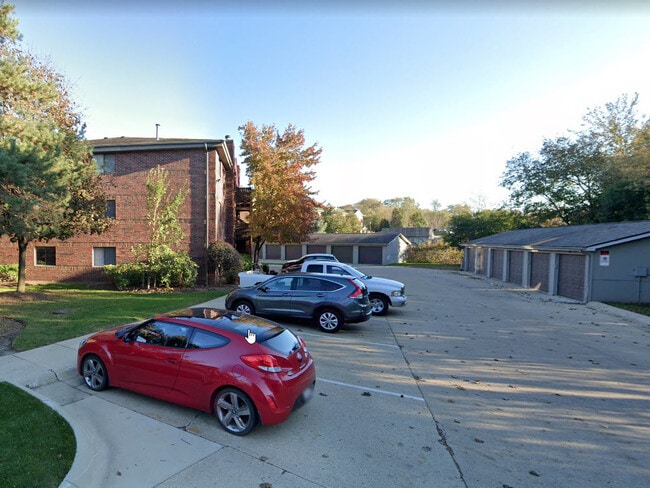 Building Photo - 1350 Brook St