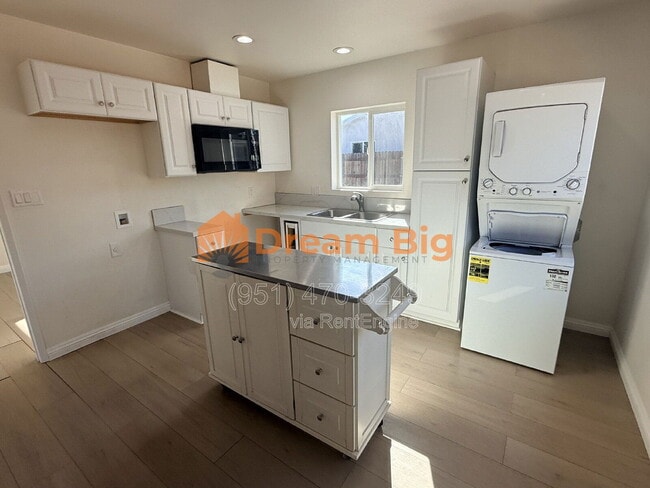 Building Photo - 509 W Lorraine Pl