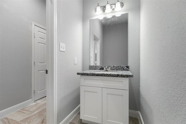 Building Photo - 17403 Harmony Hill Dr