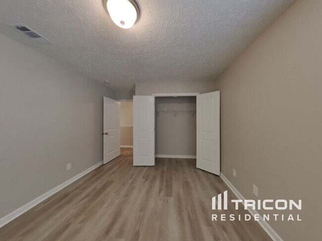 Building Photo - 1109 Shallowbrook Trail S
