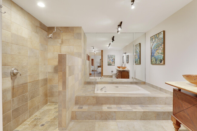 Building Photo - 109 Seashore Dr